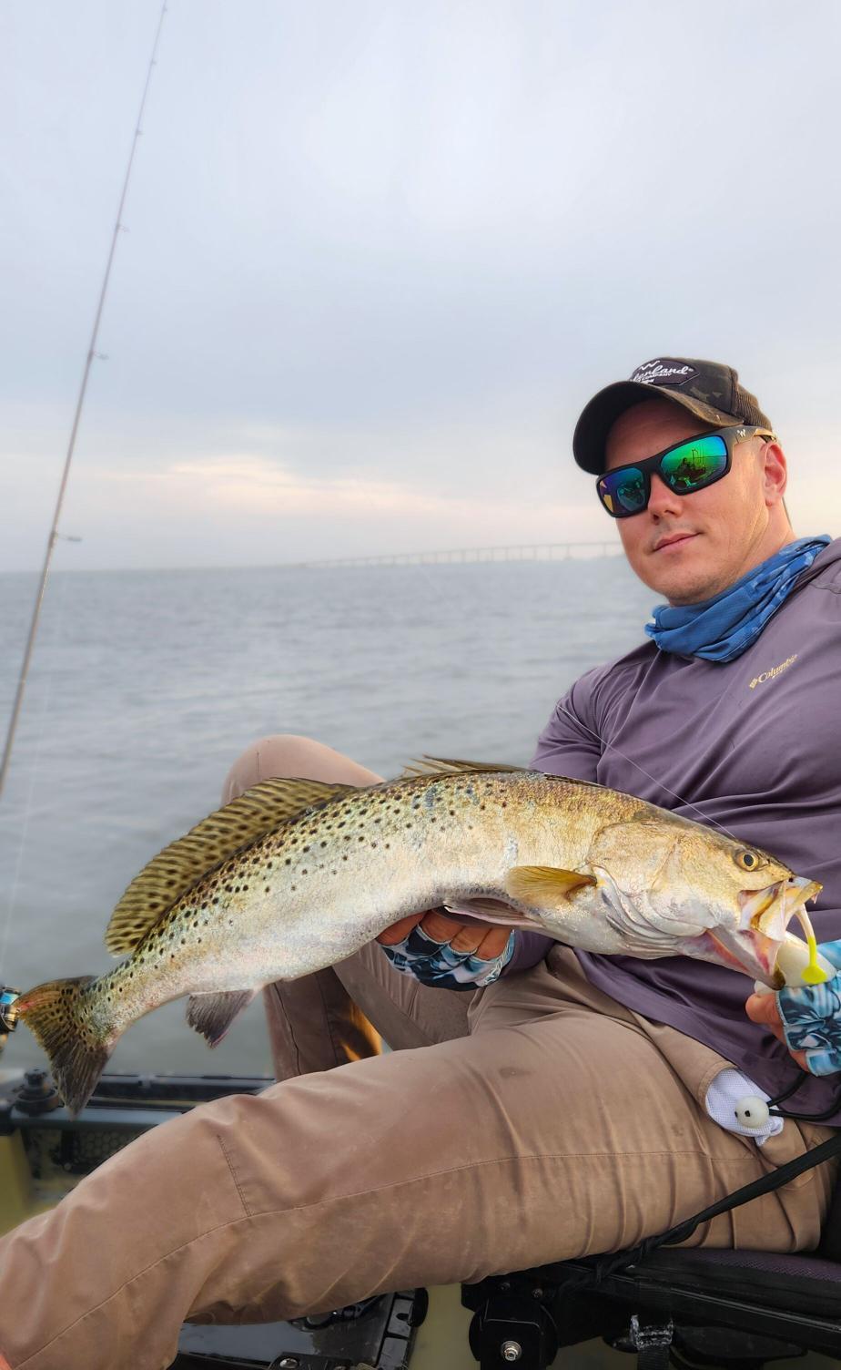 3.5" Mighty Mullet paddle tail 6-pack "SPECKTACULAR / UV Glow tail